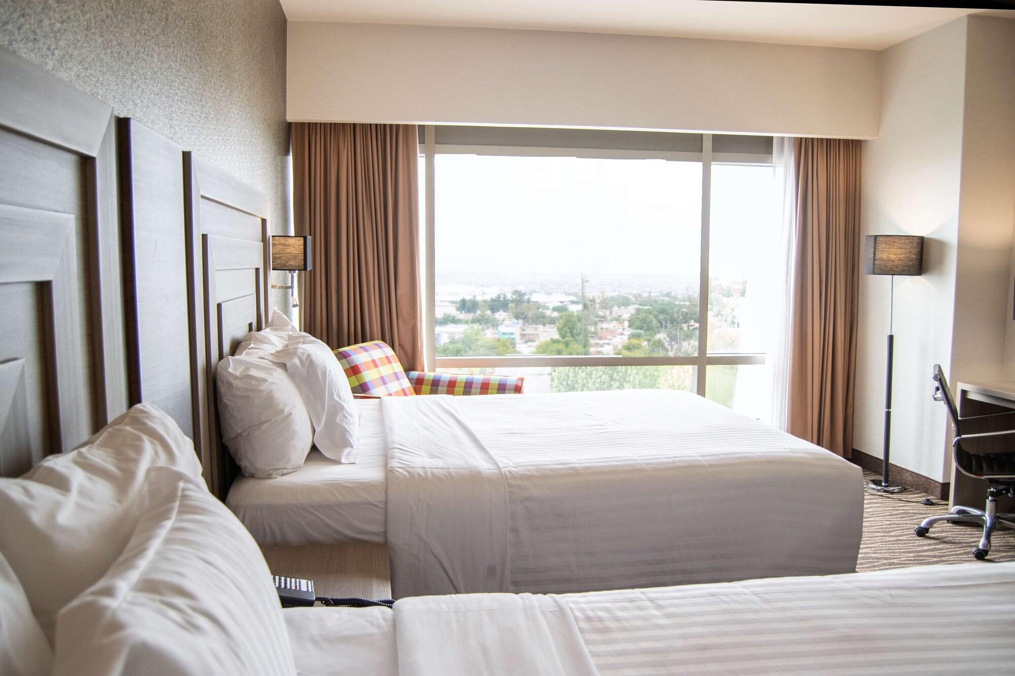Hilton Garden Inn Leon Poliforum Ngoại thất bức ảnh
