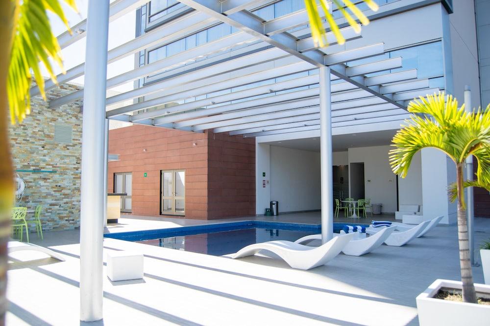 Hilton Garden Inn Leon Poliforum Ngoại thất bức ảnh